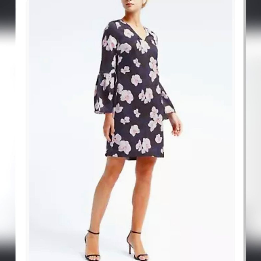 Banana Republic Floral Bell Sleeve V Neck Dress Orchids Navy Sz 0